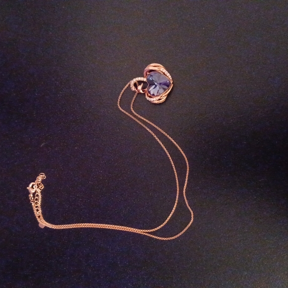 New Purple Swan Pendant Necklace - Picture 7 of 8